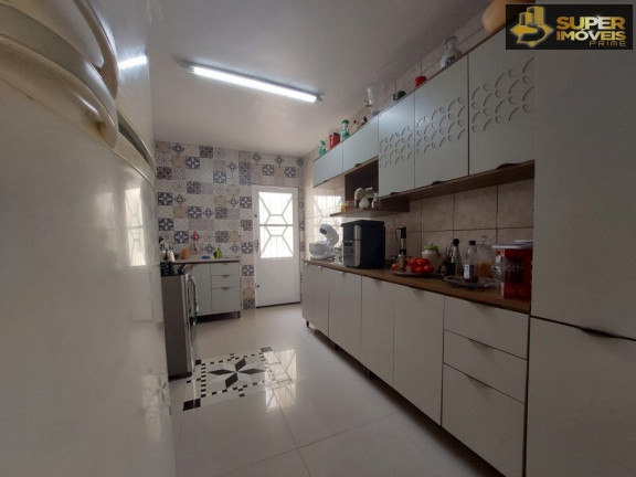 Imagem Casa com 3 Quartos à Venda, 232 m² em Centro - Pelotas