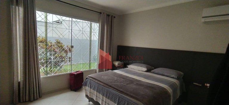 Imagem Casa com 2 Quartos à Venda, 147 m² em Centro - Itajaí Imagem Casa com 2 Quartos à Venda, 147 m² em Centro - Itajaí