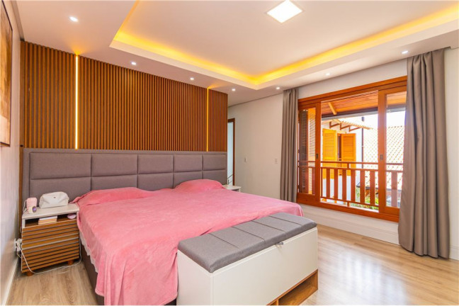 Imagem Casa com 3 Quartos à Venda, 220 m² em Partenon - Porto Alegre Imagem Casa com 3 Quartos à Venda, 220 m² em Partenon - Porto Alegre