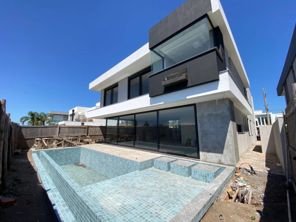 Imagem Casa com 5 Quartos à Venda, 426 m² em Xangri-lá Imagem Casa com 5 Quartos à Venda, 426 m² em Xangri-lá