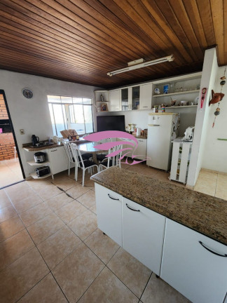 Imagem Casa com 3 Quartos à Venda, 246 m² em Xaxim - Curitiba Imagem Casa com 3 Quartos à Venda, 246 m² em Xaxim - Curitiba
