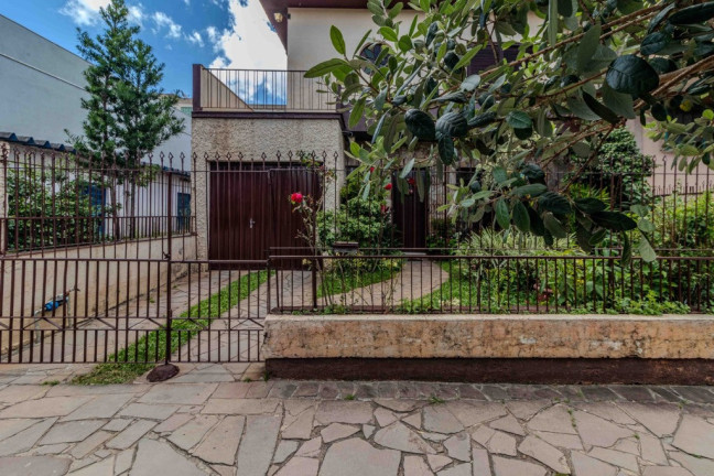 Imagem Casa com 4 Quartos à Venda, 250 m² em São João - Porto Alegre Imagem Casa com 4 Quartos à Venda, 250 m² em São João - Porto Alegre