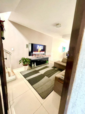 Sobrado com 3 Quartos à Venda, 207 m² em Parque Maria Helena - Suzano