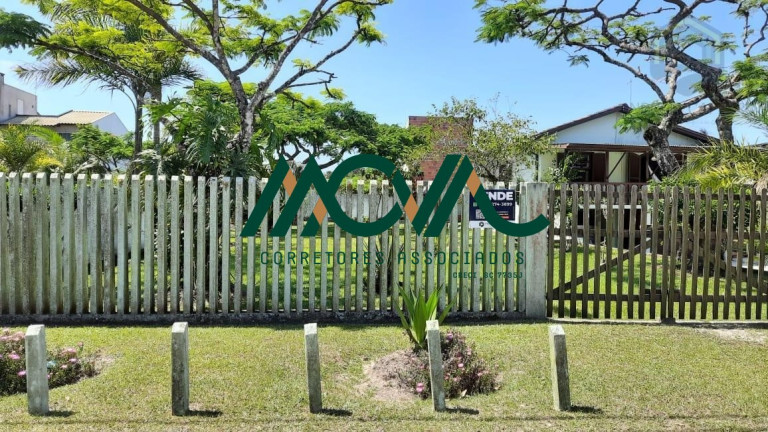 Imagem Casa com 3 Quartos à Venda, 159 m² em Praia Das Palmeiras - Itapoá Imagem Casa com 3 Quartos à Venda, 159 m² em Praia Das Palmeiras - Itapoá