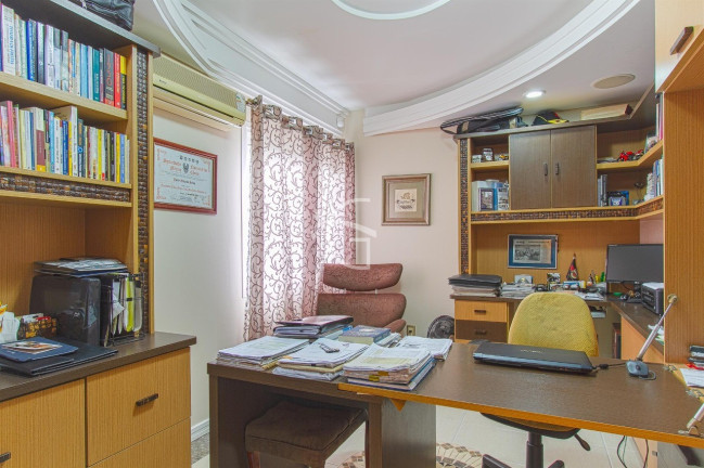 Imagem Casa com 4 Quartos à Venda, em Saguaçu - Joinville Imagem Casa com 4 Quartos à Venda, em Saguaçu - Joinville