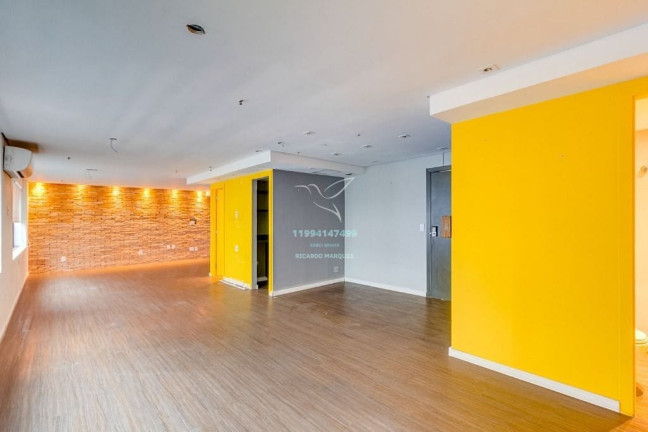 Sala Comercial à Venda, 83 m² em Moema - São Paulo