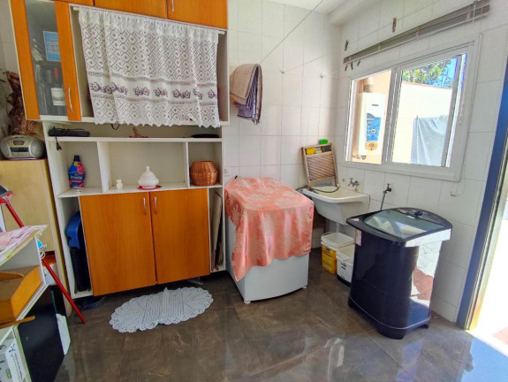 Imagem Casa com 4 Quartos à Venda, 235 m² em Portão - Curitiba Imagem Casa com 4 Quartos à Venda, 235 m² em Portão - Curitiba