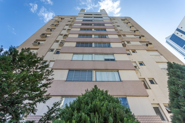 Imagem Imóvel com 3 Quartos à Venda, 240 m² em Chácara Das Pedras - Porto Alegre Imagem Imóvel com 3 Quartos à Venda, 240 m² em Chácara Das Pedras - Porto Alegre