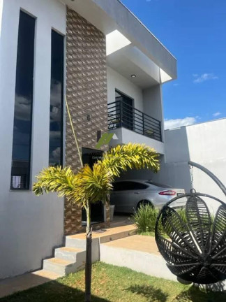 Imagem Casa com 3 Quartos à Venda, 134 m²