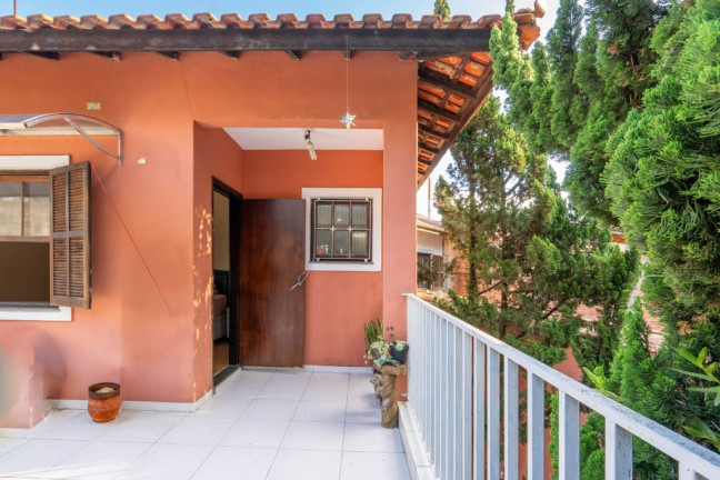 Imagem Casa com 3 Quartos à Venda, 130 m² em Jardim Três Marias - Taboão Da Serra Imagem Casa com 3 Quartos à Venda, 130 m² em Jardim Três Marias - Taboão Da Serra