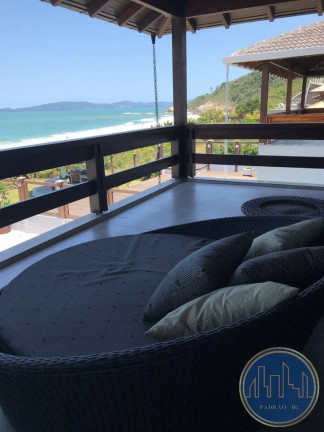 Imagem Casa com 4 Quartos para Temporada, 380 m² em Estaleiro - Balneário Camboriú