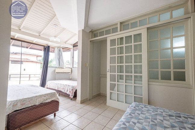 Imagem Casa com 3 Quartos à Venda, 129 m² em Ponta Das Canas - Florianópolis Imagem Casa com 3 Quartos à Venda, 129 m² em Ponta Das Canas - Florianópolis