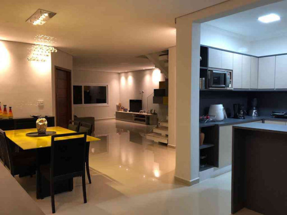 Imagem Casa com 3 Quartos à Venda, 350 m² em Aruã - Mogi Das Cruzes