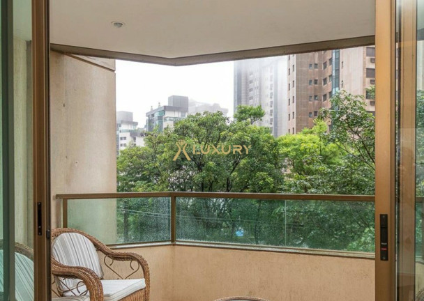 Imagem Imóvel com 4 Quartos à Venda, 147 m² em Belvedere - Belo Horizonte Imagem Imóvel com 4 Quartos à Venda, 147 m² em Belvedere - Belo Horizonte