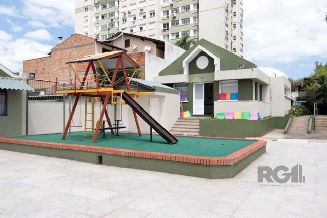 Imagem Imóvel com 2 Quartos à Venda, em Cavalhada - Porto Alegre Imagem Imóvel com 2 Quartos à Venda, em Cavalhada - Porto Alegre