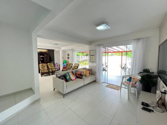 Imagem Sobrado com 4 Quartos à Venda, 257 m² em Barra Do Sai - Itapoá
