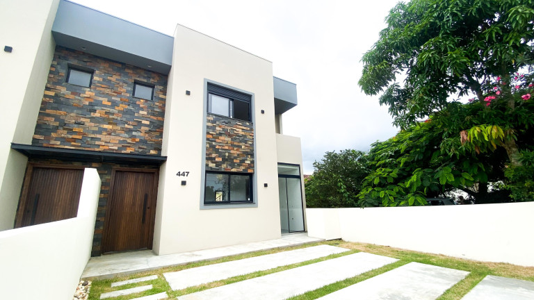 Imagem Casa com 2 Quartos à Venda, 100 m² em Areias De Palhocinha - Garopaba Imagem Casa com 2 Quartos à Venda, 100 m² em Areias De Palhocinha - Garopaba