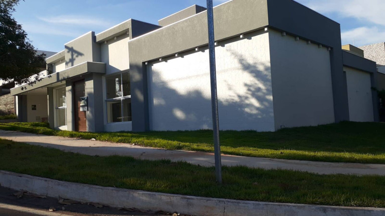 Imagem Casa com 3 Quartos à Venda, 231 m² em Jardim Imperial - Cuiabá Imagem Casa com 3 Quartos à Venda, 231 m² em Jardim Imperial - Cuiabá