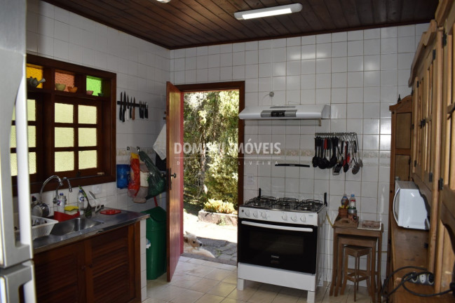 Imagem Casa com 4 Quartos à Venda, 340 m² em Região De Descansópolis - Campos Do Jordão Imagem Casa com 4 Quartos à Venda, 340 m² em Região De Descansópolis - Campos Do Jordão