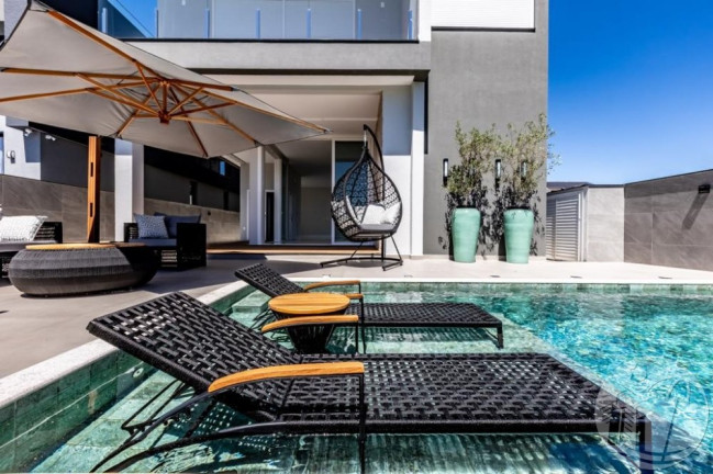 Casa de Condomínio à Venda, 163 m² em Santa Regina - Camboriú