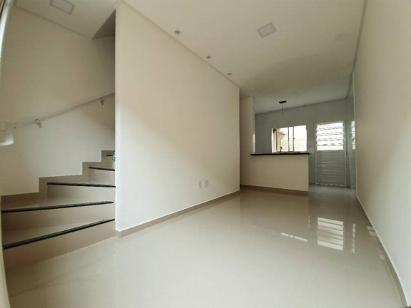 Imagem Casa com 2 Quartos à Venda, 40 m² em Caicara - Praia Grande Imagem Casa com 2 Quartos à Venda, 40 m² em Caicara - Praia Grande