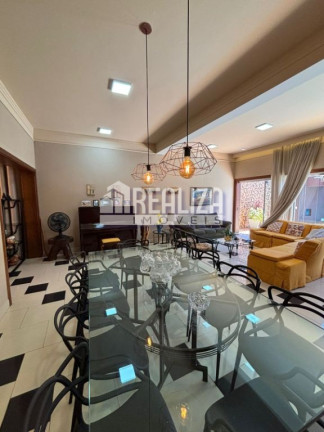 Imagem Casa com 3 Quartos à Venda, 168 m² em Boa Vista - Uberaba Imagem Casa com 3 Quartos à Venda, 168 m² em Boa Vista - Uberaba