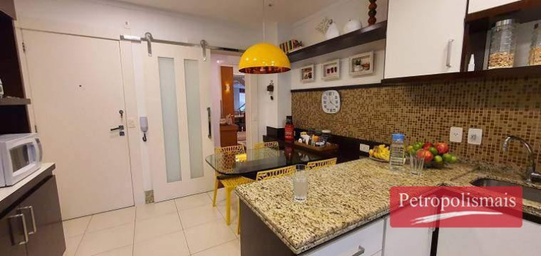 Imagem Casa de Condomínio com 3 Quartos à Venda, em Quitandinha - Petrópolis Imagem Casa de Condomínio com 3 Quartos à Venda, em Quitandinha - Petrópolis
