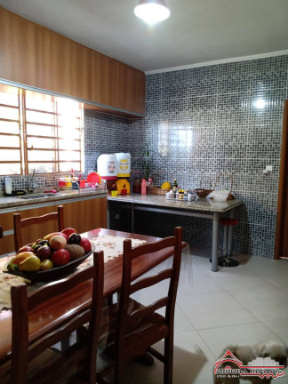 Imagem Casa com 3 Quartos à Venda, 161 m² em Jardim São Luiz - Jacareí Imagem Casa com 3 Quartos à Venda, 161 m² em Jardim São Luiz - Jacareí
