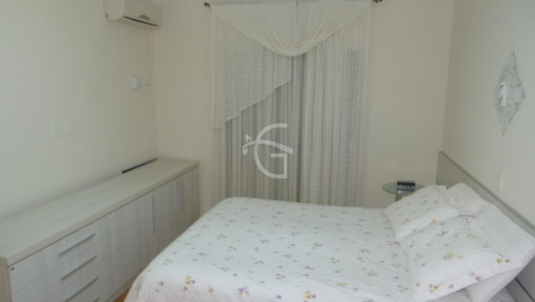 Imagem Imóvel com 3 Quartos à Venda, 412 m² em Centro - Joinville