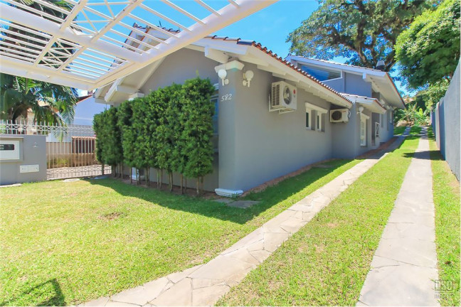 Imagem Casa com 3 Quartos à Venda, em Ipanema - Porto Alegre Imagem Casa com 3 Quartos à Venda, em Ipanema - Porto Alegre