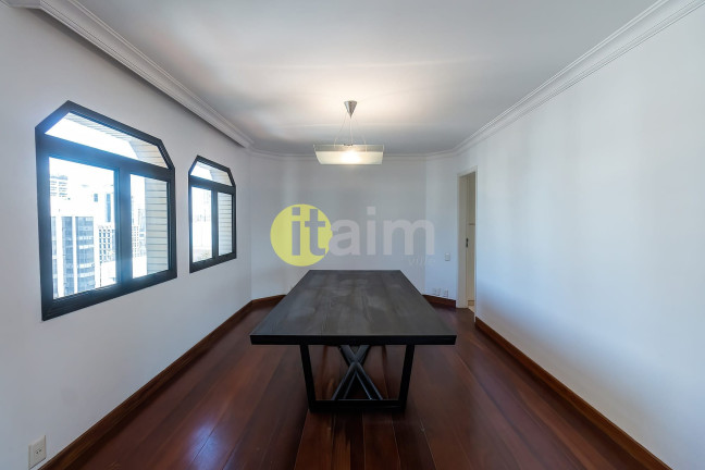 Imagem Apartamento com 3 Quartos para Alugar, 240 m² em Itaim Bibi - São Paulo