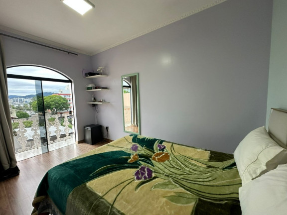Imagem Casa com 4 Quartos à Venda, 251 m² em Coqueiros - Florianópolis Imagem Casa com 4 Quartos à Venda, 251 m² em Coqueiros - Florianópolis