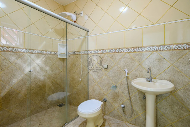 Imagem Casa com 6 Quartos à Venda, 1.000 m² em Guará I - Brasília Imagem Casa com 6 Quartos à Venda, 1.000 m² em Guará I - Brasília