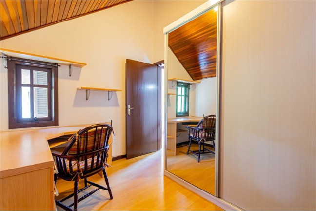 Imagem Casa com 4 Quartos à Venda, 180 m² em Tristeza - Porto Alegre
