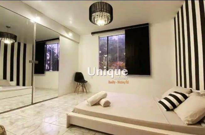 Imagem Casa com 9 Quartos à Venda, 400 m² em Pontal Do Atalaia - Arraial Do Cabo Imagem Casa com 9 Quartos à Venda, 400 m² em Pontal Do Atalaia - Arraial Do Cabo