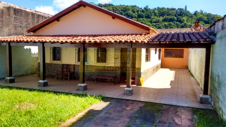 Casa com 3 Quartos à Venda,  em Prainha - Caraguatatuba