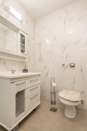 Imagem Casa com 5 Quartos à Venda, 381 m² em Jardim Lindóia - Porto Alegre Imagem Casa com 5 Quartos à Venda, 381 m² em Jardim Lindóia - Porto Alegre