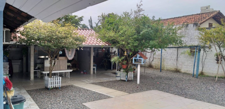 Imagem Casa com 3 Quartos à Venda, 70 m² em Balneário Perequê - Porto Belo Imagem Casa com 3 Quartos à Venda, 70 m² em Balneário Perequê - Porto Belo