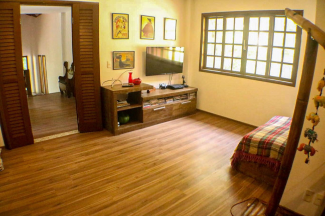 Imagem Casa com 3 Quartos à Venda, 270 m² em Quebra Frascos - Teresópolis Imagem Casa com 3 Quartos à Venda, 270 m² em Quebra Frascos - Teresópolis