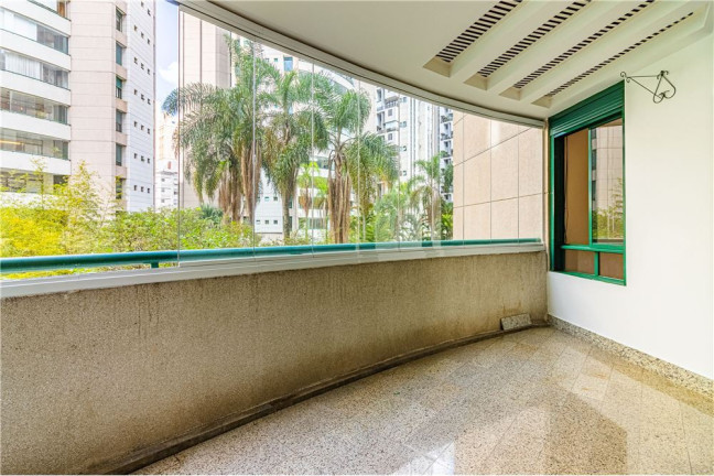 Imagem Imóvel com 4 Quartos à Venda, em Moema - São Paulo Imagem Imóvel com 4 Quartos à Venda, em Moema - São Paulo