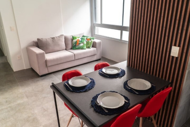Imagem Imóvel com 2 Quartos à Venda, 61 m² em Menino Deus - Porto Alegre Imagem Imóvel com 2 Quartos à Venda, 61 m² em Menino Deus - Porto Alegre