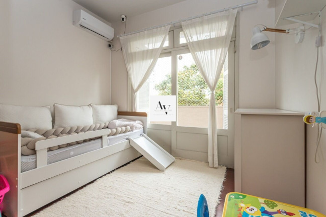 Imagem Apartamento com 3 Quartos à Venda, 110 m² em Santana - Porto Alegre Imagem Apartamento com 3 Quartos à Venda, 110 m² em Santana - Porto Alegre