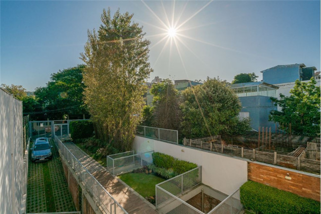 Imagem Casa com 2 Quartos à Venda, em Medianeira - Porto Alegre Imagem Casa com 2 Quartos à Venda, em Medianeira - Porto Alegre