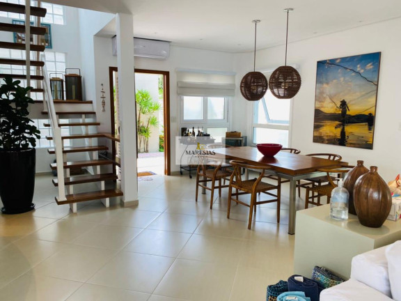 Imagem Casa com 5 Quartos à Venda, 220 m² em Juquehy - São Sebastião Imagem Casa com 5 Quartos à Venda, 220 m² em Juquehy - São Sebastião