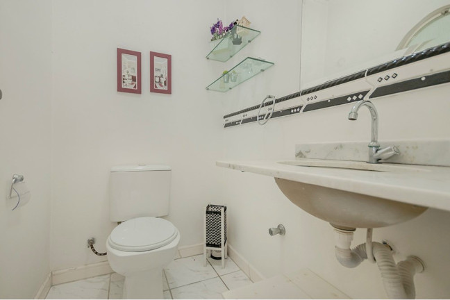 Imagem Casa com 3 Quartos à Venda, 300 m² em Jardim Sabará - Porto Alegre Imagem Casa com 3 Quartos à Venda, 300 m² em Jardim Sabará - Porto Alegre