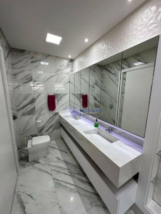 Imagem Sobrado com 4 Quartos à Venda, 388 m² em Centro - Balneário Piçarras Imagem Sobrado com 4 Quartos à Venda, 388 m² em Centro - Balneário Piçarras
