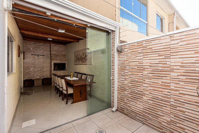 Imagem Sobrado com 4 Quartos à Venda, 170 m² em Uberaba - Curitiba Imagem Sobrado com 4 Quartos à Venda, 170 m² em Uberaba - Curitiba