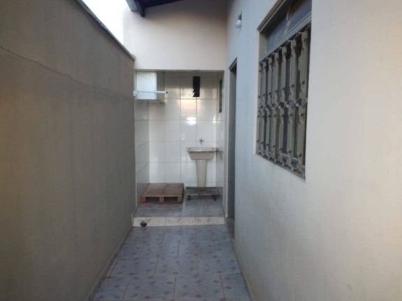 Imagem Casa com 2 Quartos à Venda,  em Botucatu