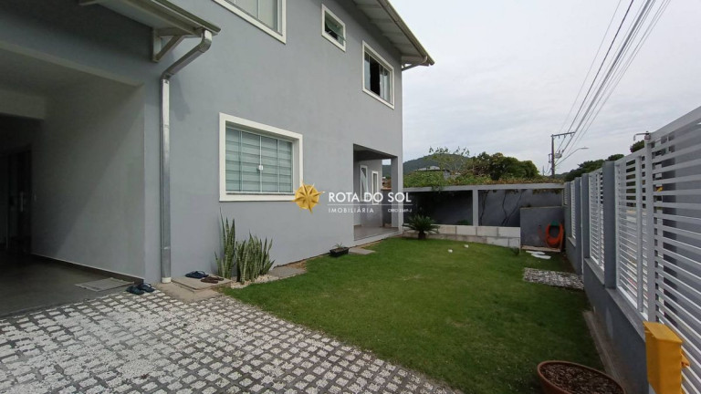 Imagem Casa com 3 Quartos à Venda, 166 m² em Bombas - Bombinhas Imagem Casa com 3 Quartos à Venda, 166 m² em Bombas - Bombinhas