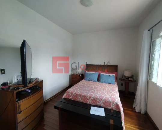 Imagem Casa com 3 Quartos à Venda, 250 m² em Centro - Montes Claros Imagem Casa com 3 Quartos à Venda, 250 m² em Centro - Montes Claros